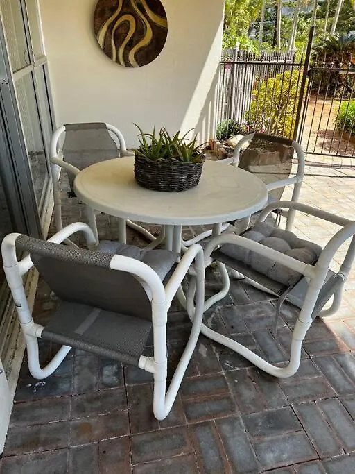 Apartment Surfers Beachside Retreat Gold Coast Australia